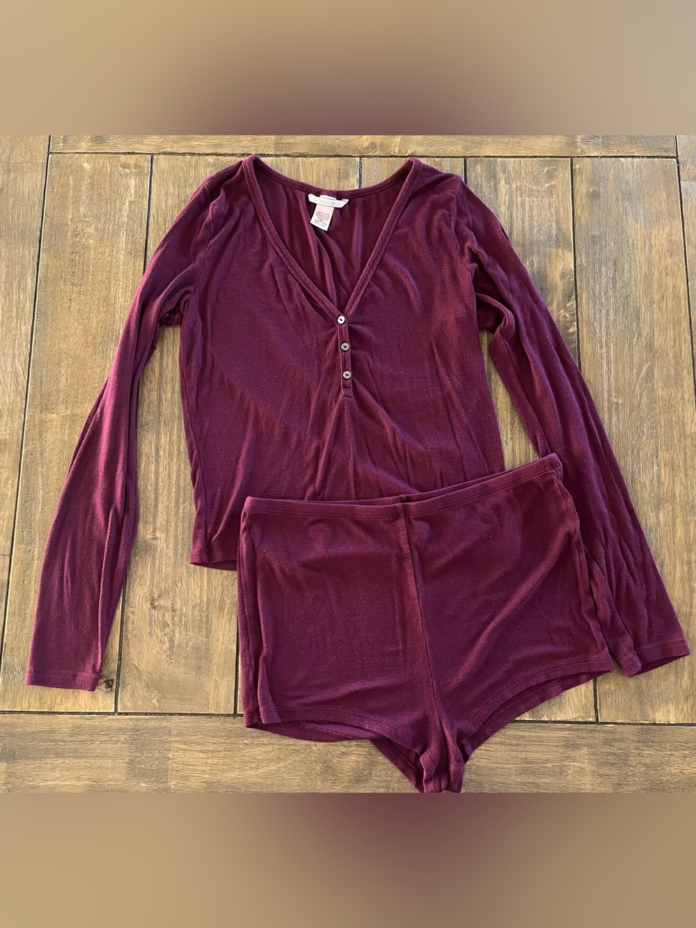 Victoria's Secret Kir Red Long-Sleeve Ribbed Henley Short Set size Medium